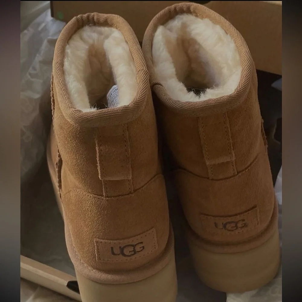 UGG CLASSIC MINI PLATFORM BOOTS NWT NIB Shoes chestnut - Picture 9 of 10